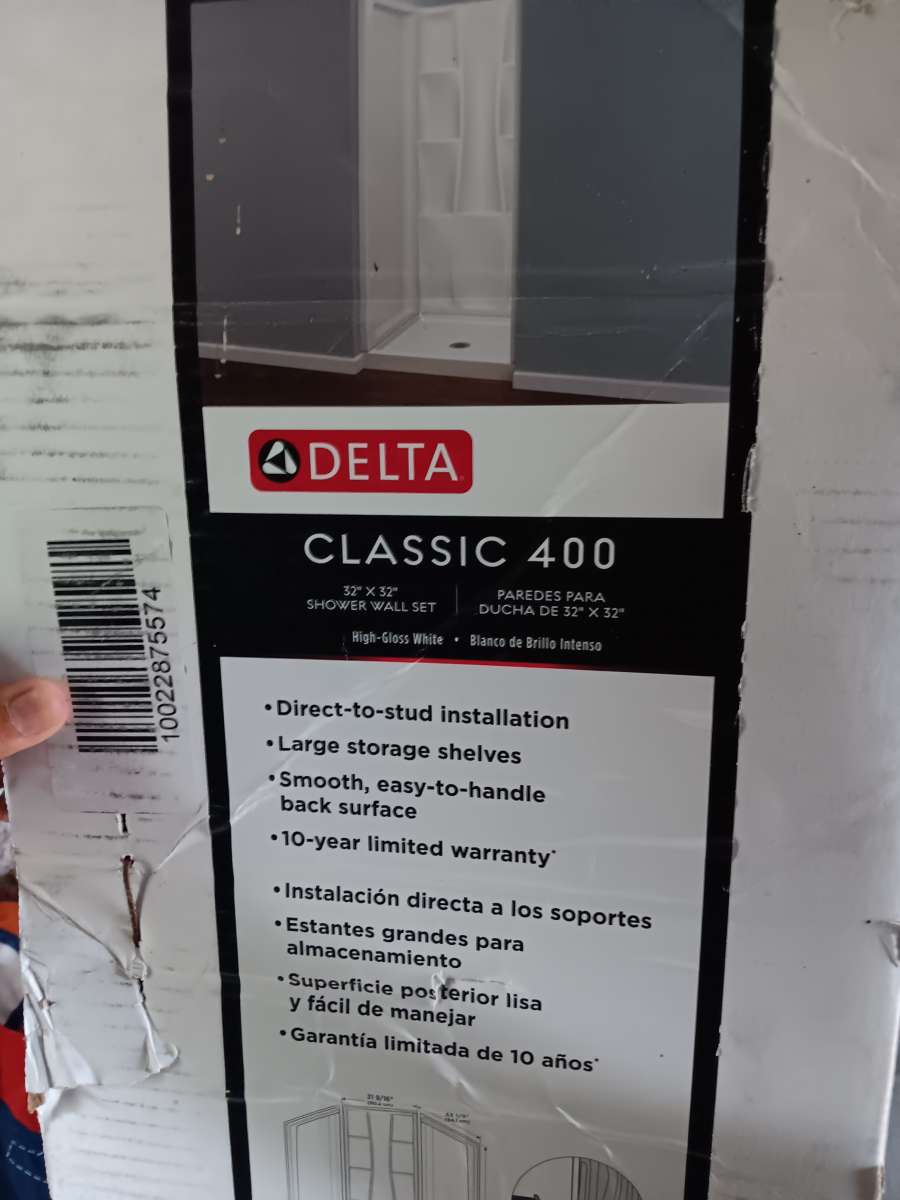 Shower wall with base