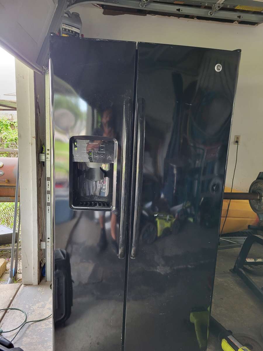 side by side  refrigerator