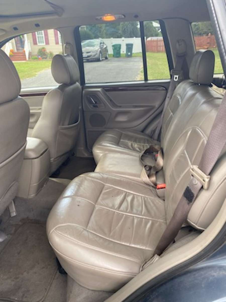2002  Jeep Grand Cherokee