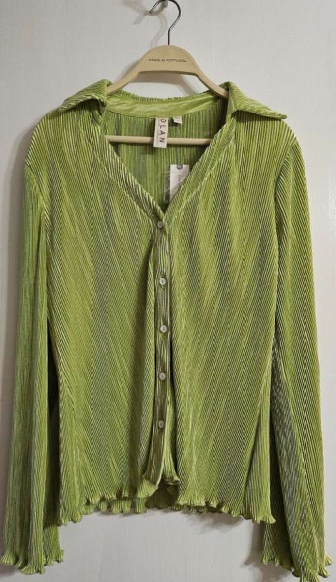 ANTHROPOLOGIE DOLAN GREEN LETTUCE HEM BUTTON BLOUSE