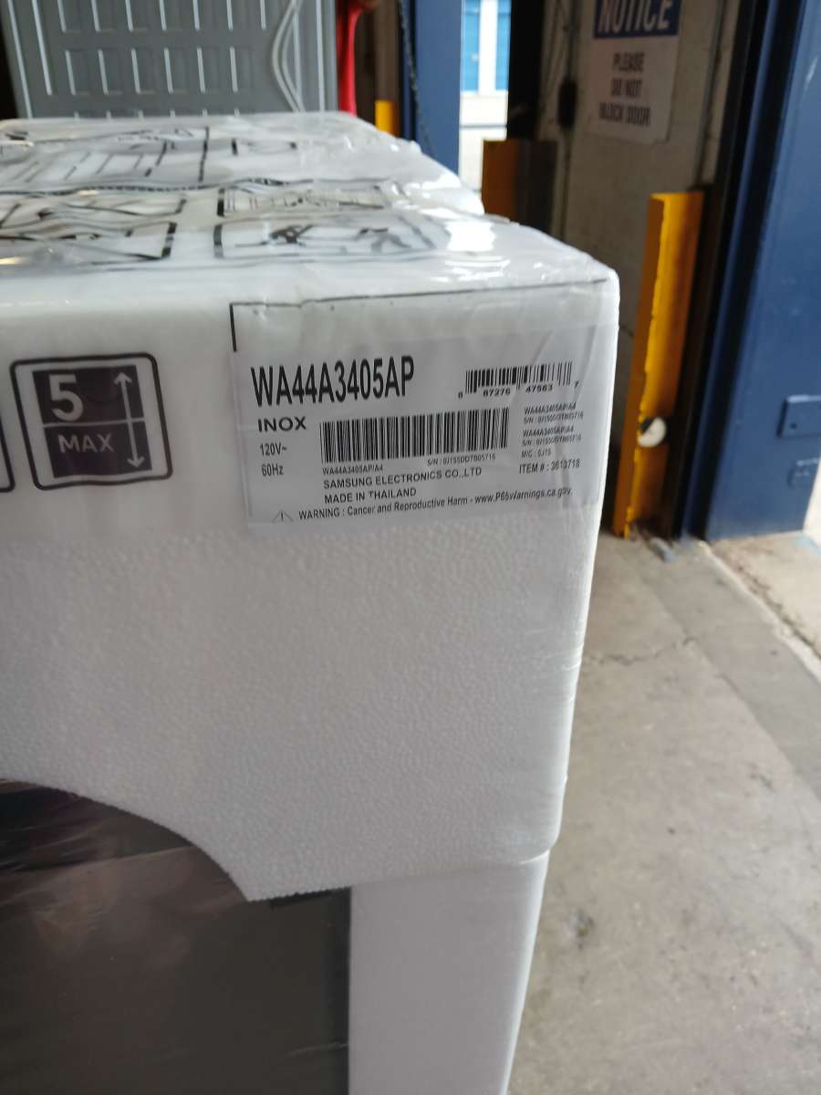 Brand New Samsung washer and gas dryer set