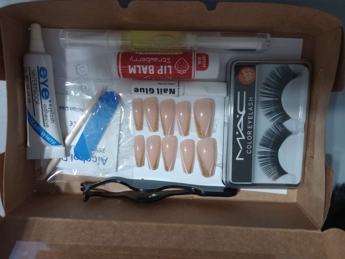 Complete Nail  Lash Beauty boxes