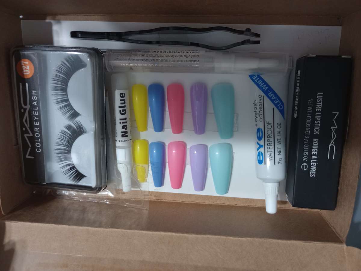 Complete Nail  Lash Beauty boxes