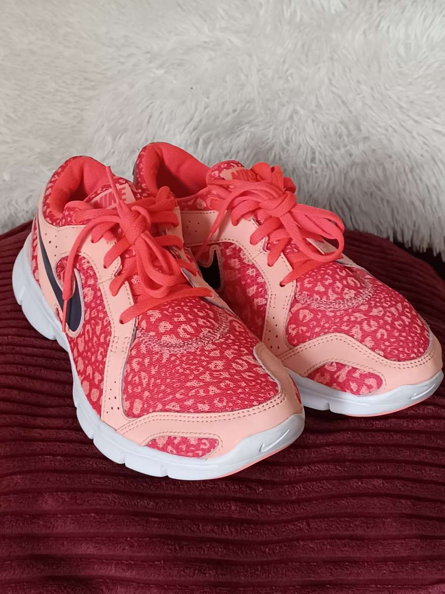 NIKE FLEX EXPERIENCE