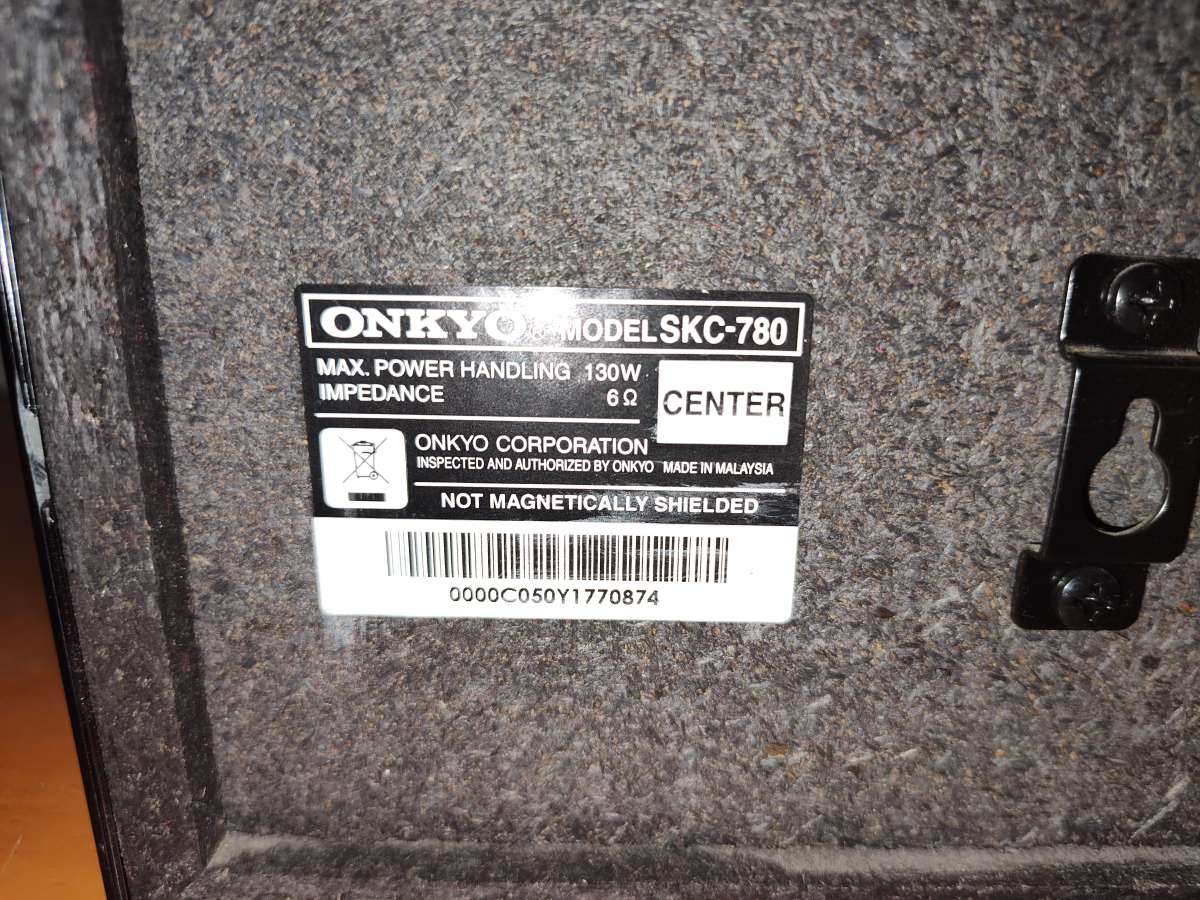 Onkyo AV ReceiverGiant Subwoofer6  varied surround sound spe
