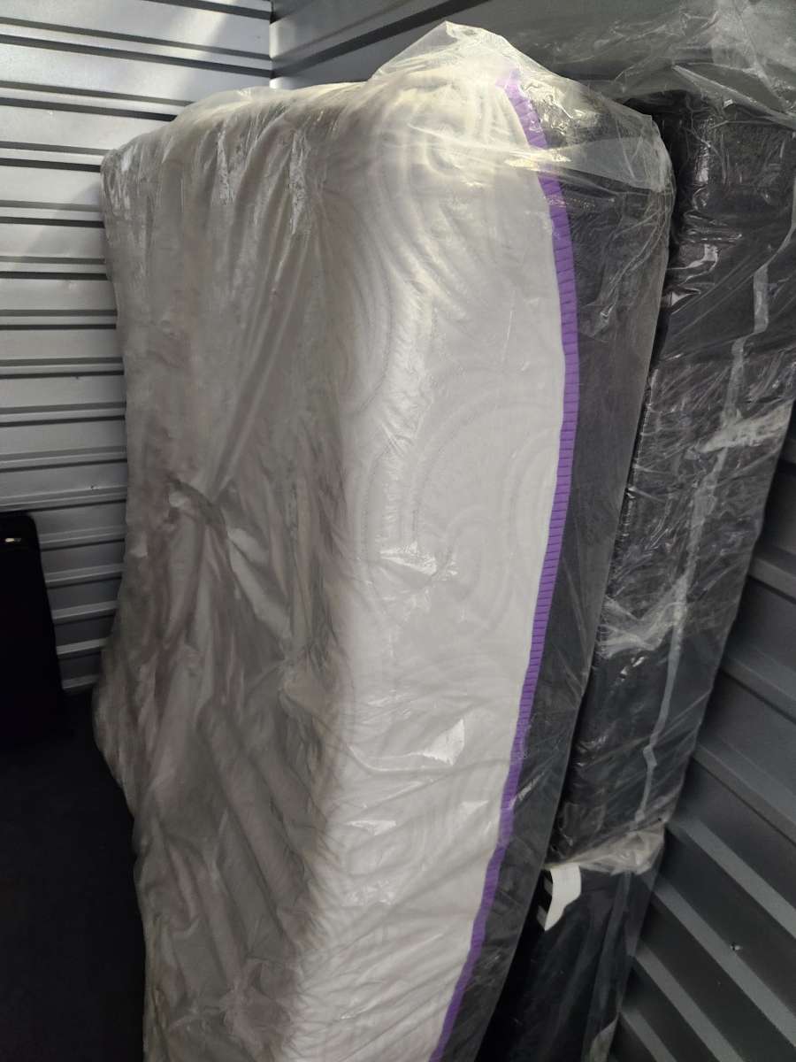 Sealy Optimum Inspiration Gold PLUSH King Mattress AND Match