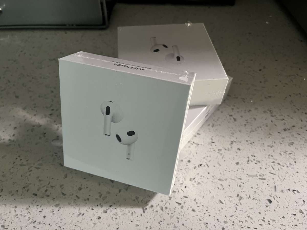 AirPods Gen 3