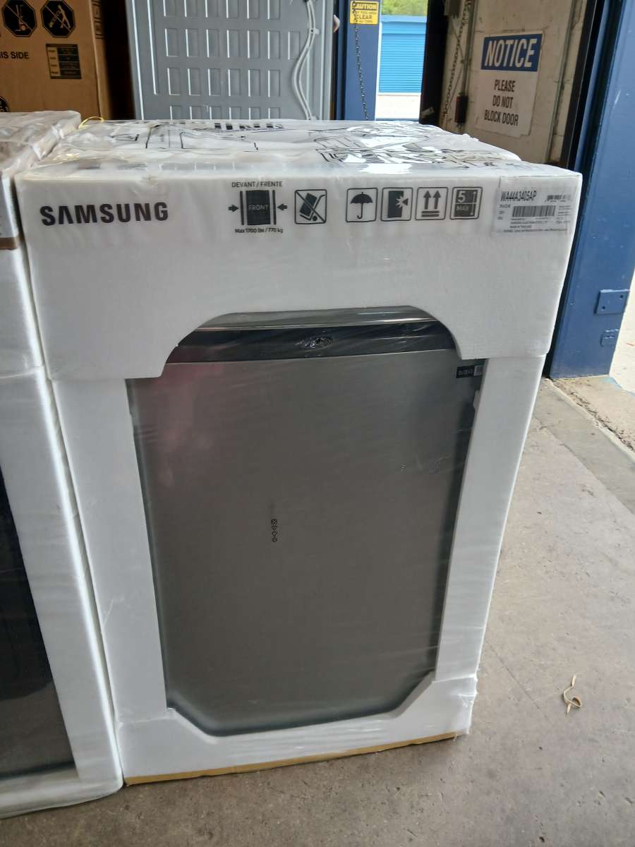 Brand New Samsung washer and gas dryer set