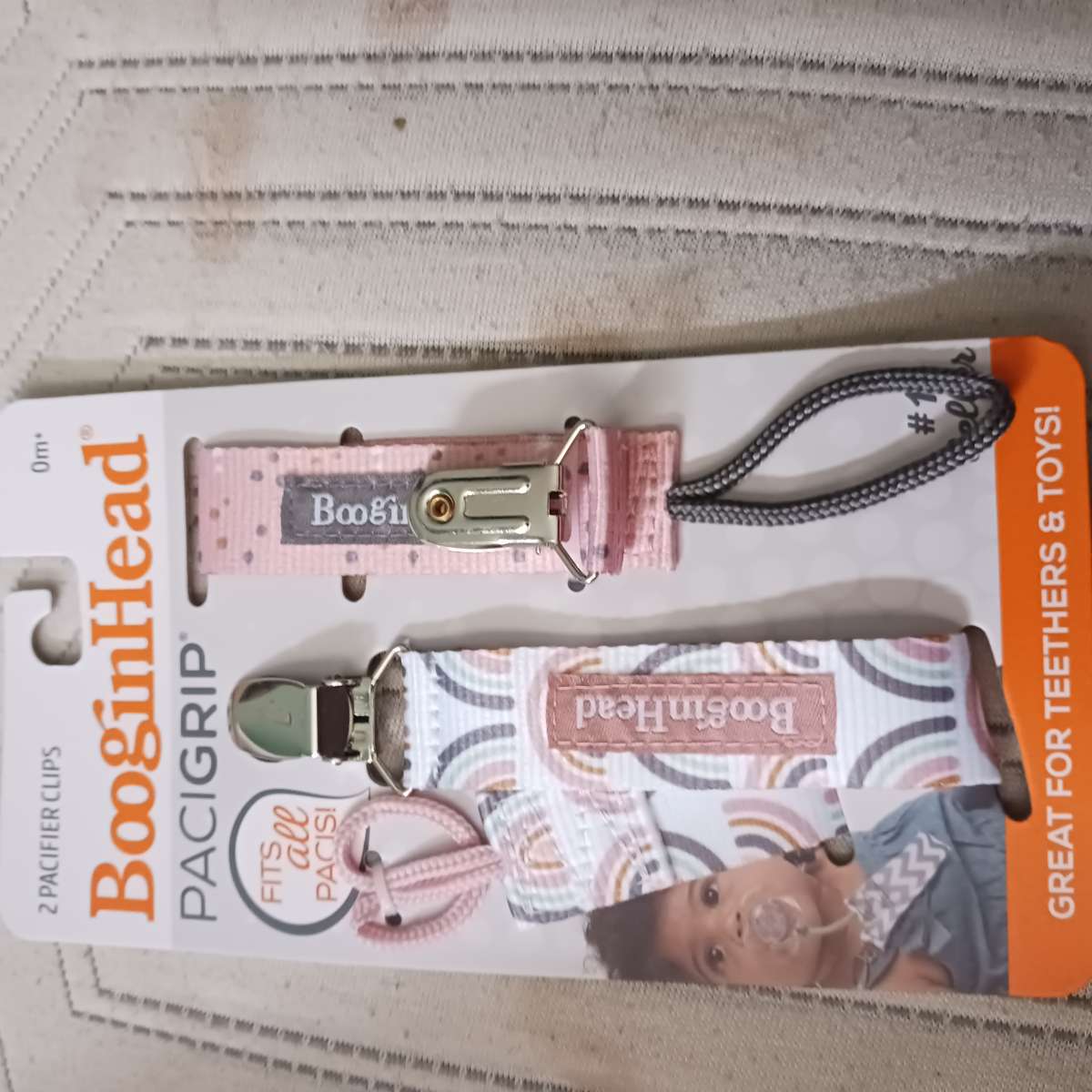 New pk of 2  silicone 8oz Baby bottles and paci holders