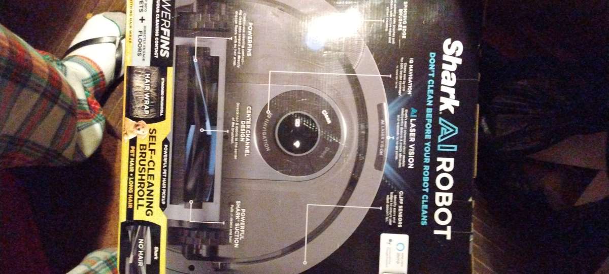 Shark AI Robot Vacuum R2001