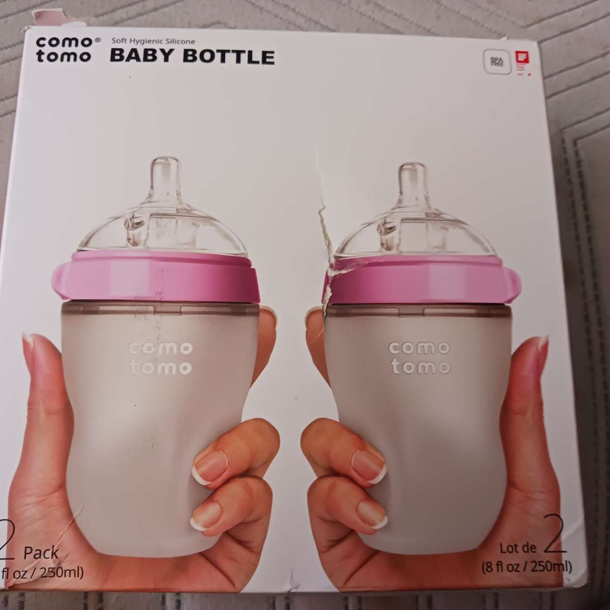 New pk of 2  silicone 8oz Baby bottles and paci holders