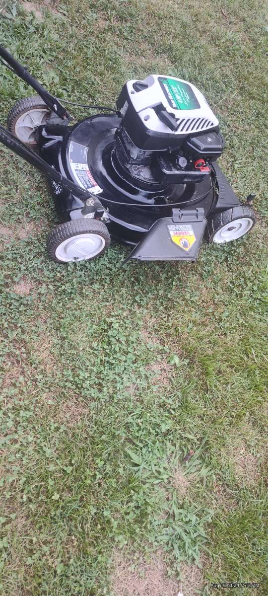 Self propelled lawnmower