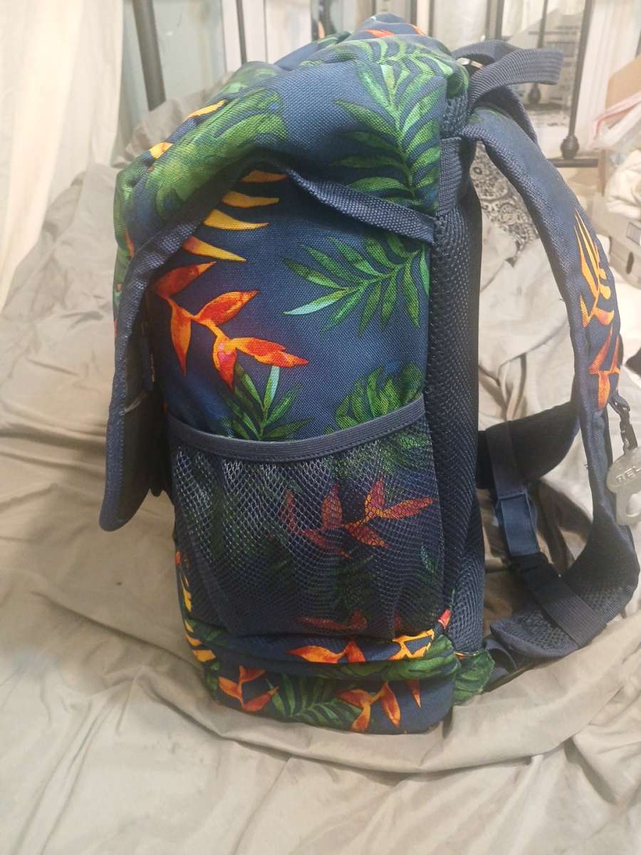 tommy bahama coller backpack