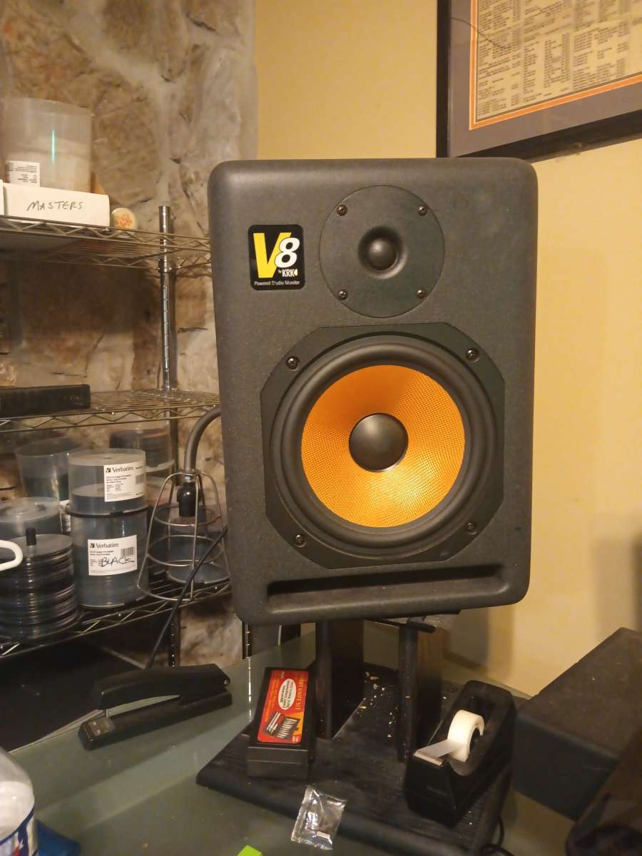 KRK V8 POWERED MONITORS PAIR