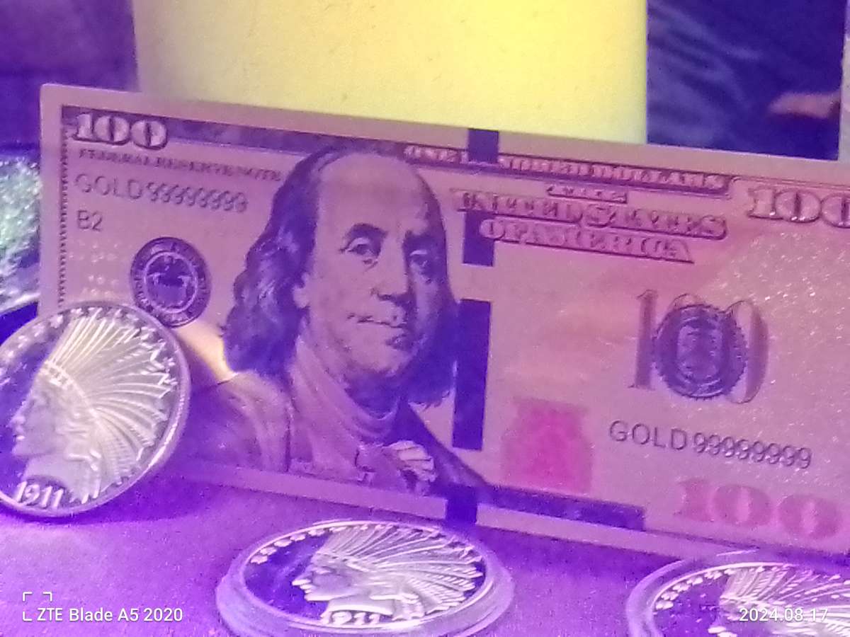 100 dollar bill gold leaf
