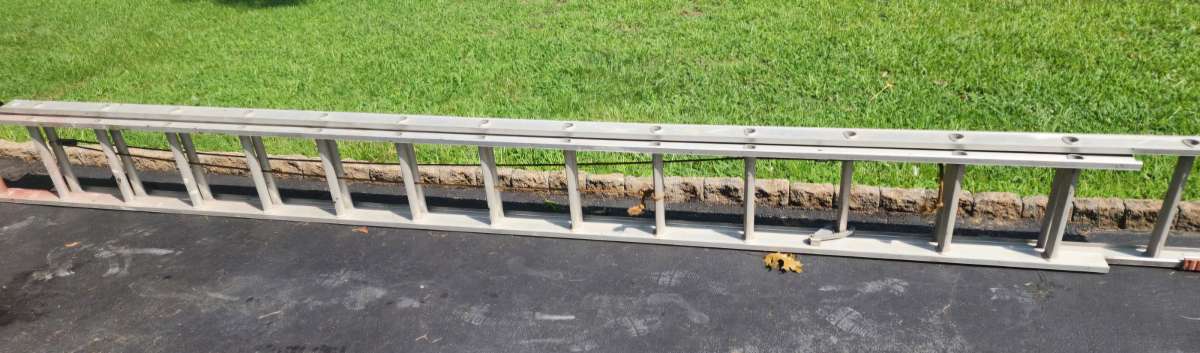 Aluminum Extension Ladder