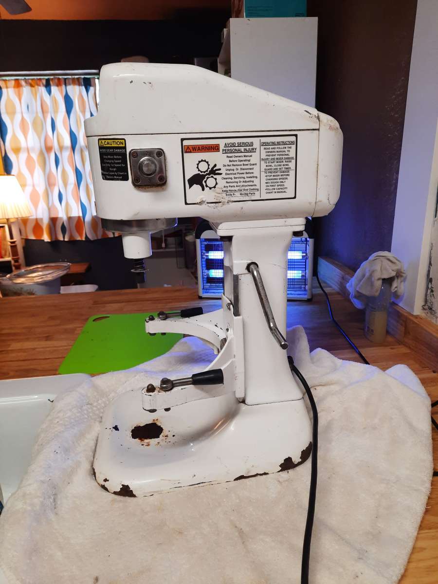 Used Globe SP08 8 Qt Bowl Lift Commercial Countertop Mixer