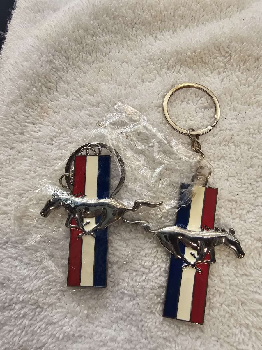 car accessories Keychain tire caps center hubcaps