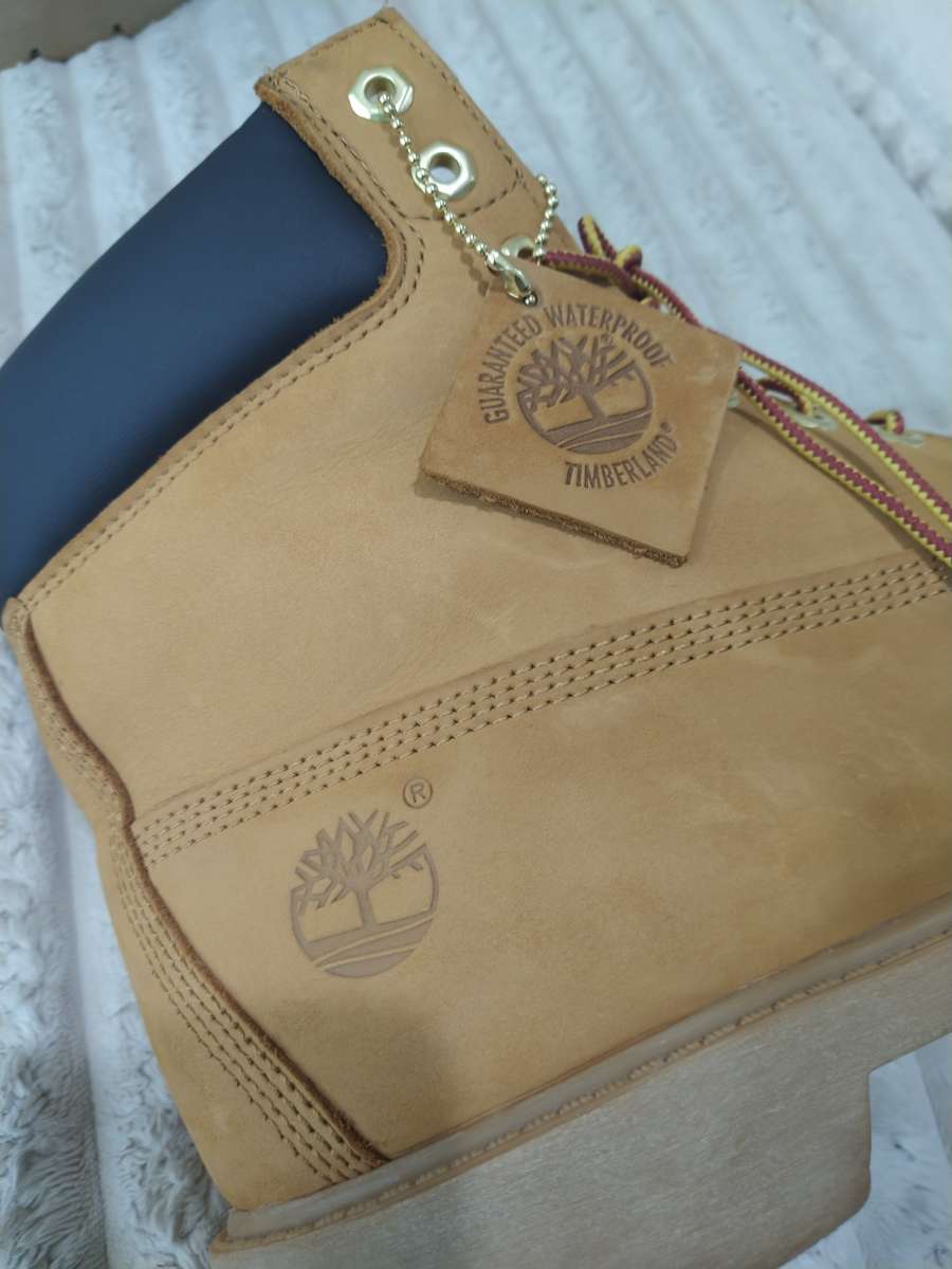 Used Timberland Boots mens size 11