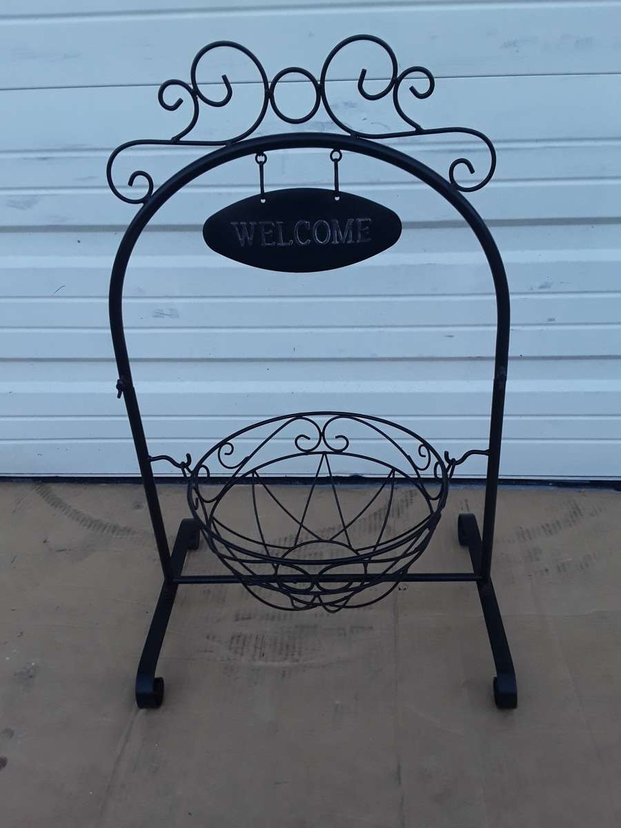 Nice Black Welcome Swing  Planter All Steel Like New