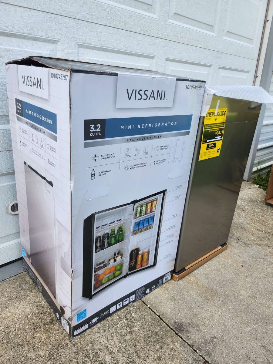 Vissani Mini Fridge