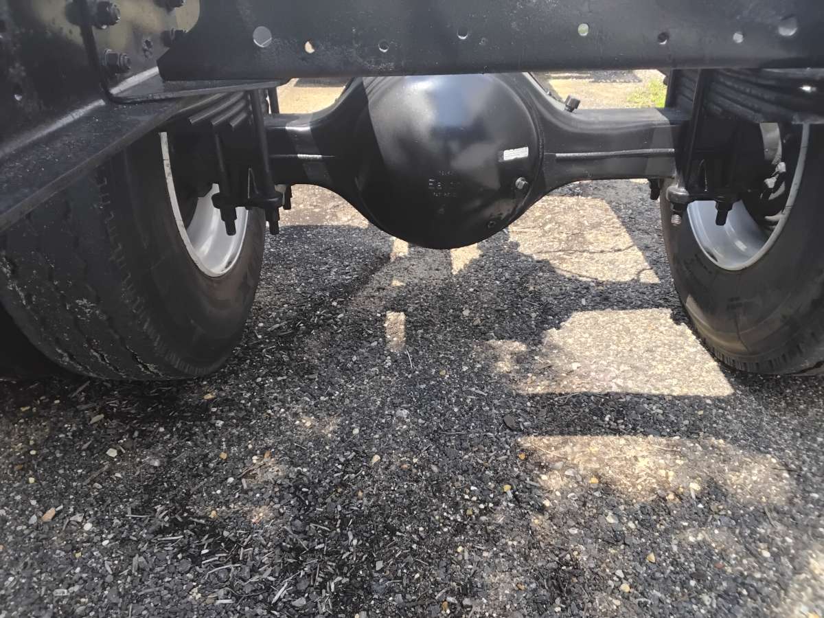 1998 Chevy C650 Cab Chassis 3116 Caterpillar Motor 5 SPEED