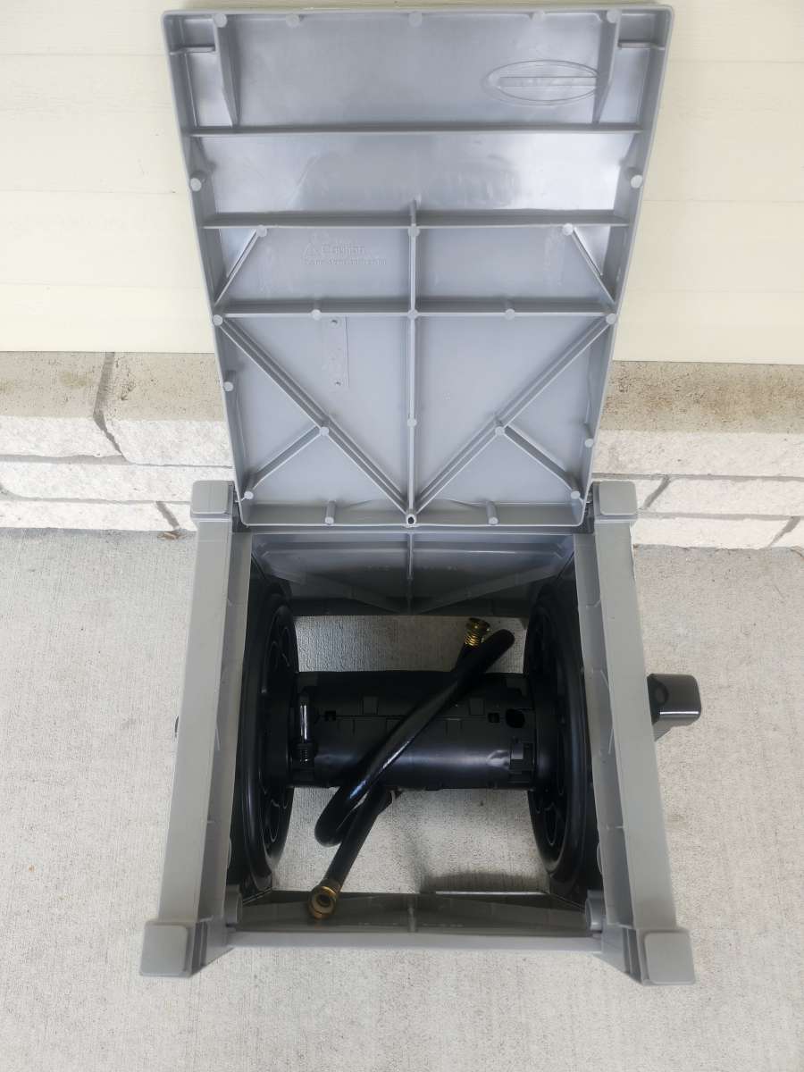 Suncast Hose Hideaway