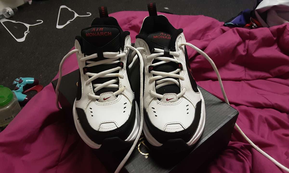 Nike Air Monarch