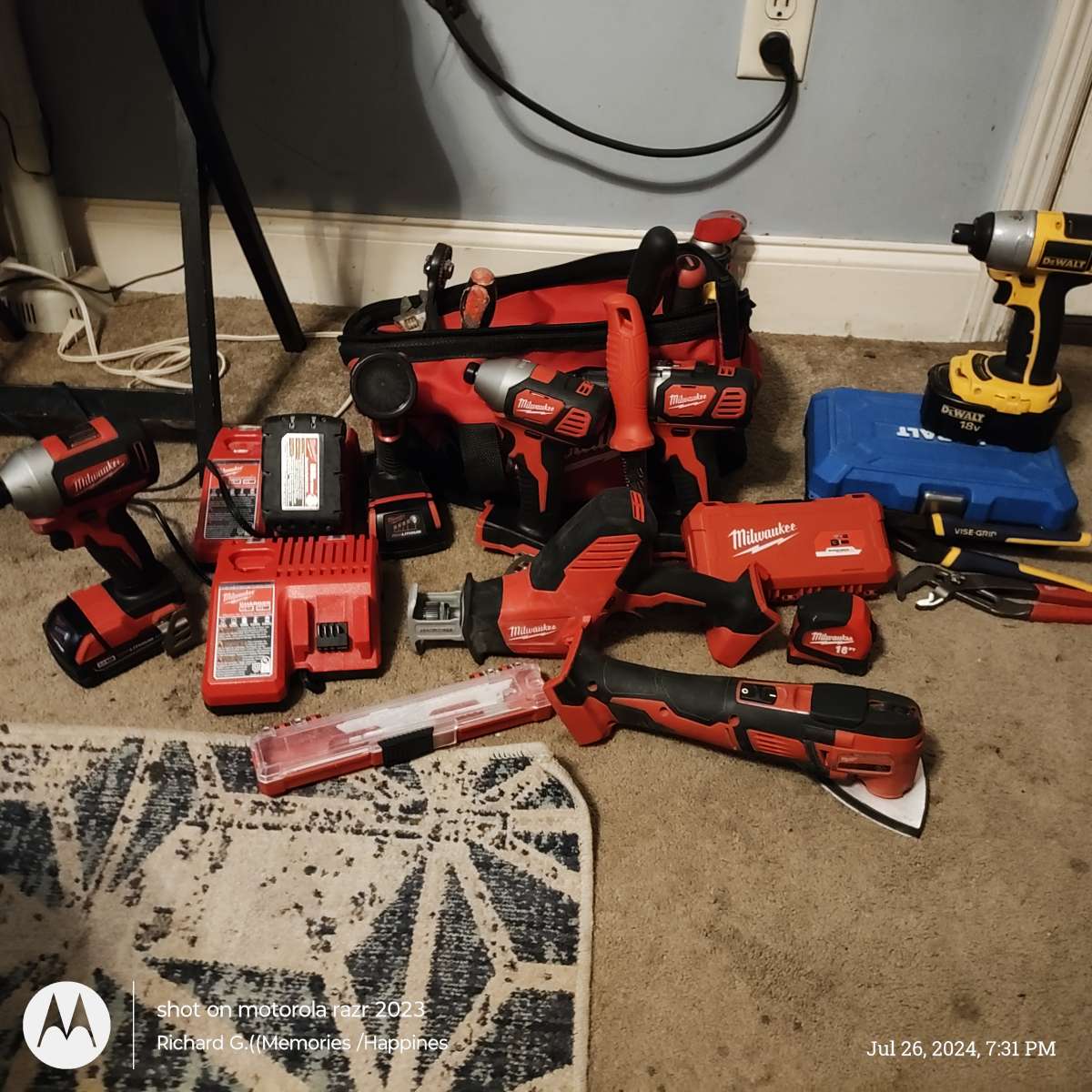 complete Milwaukee tool set with middle noise ratchets plier