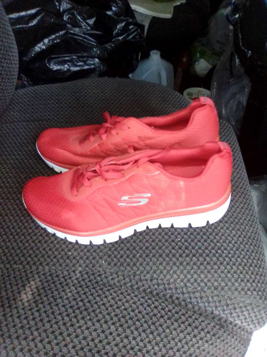 Womens  Skechers sneakers