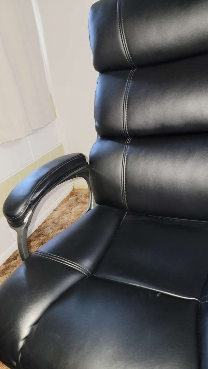 Executive Rolling chair