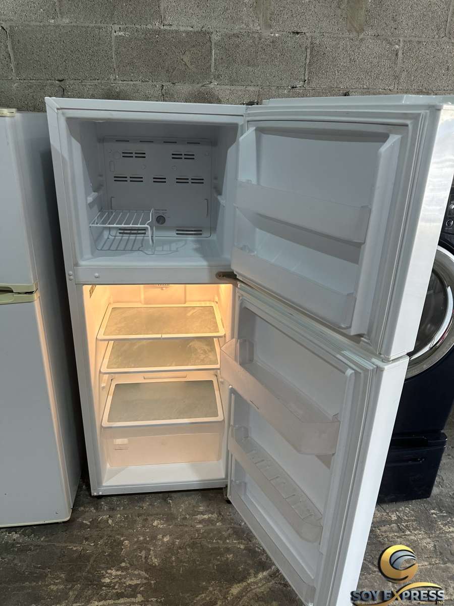 Whirlpool refrigerator top and bottom 24W