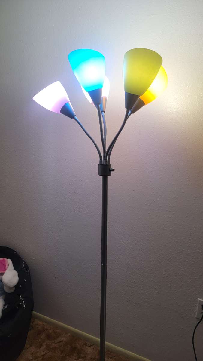 Floor lamp