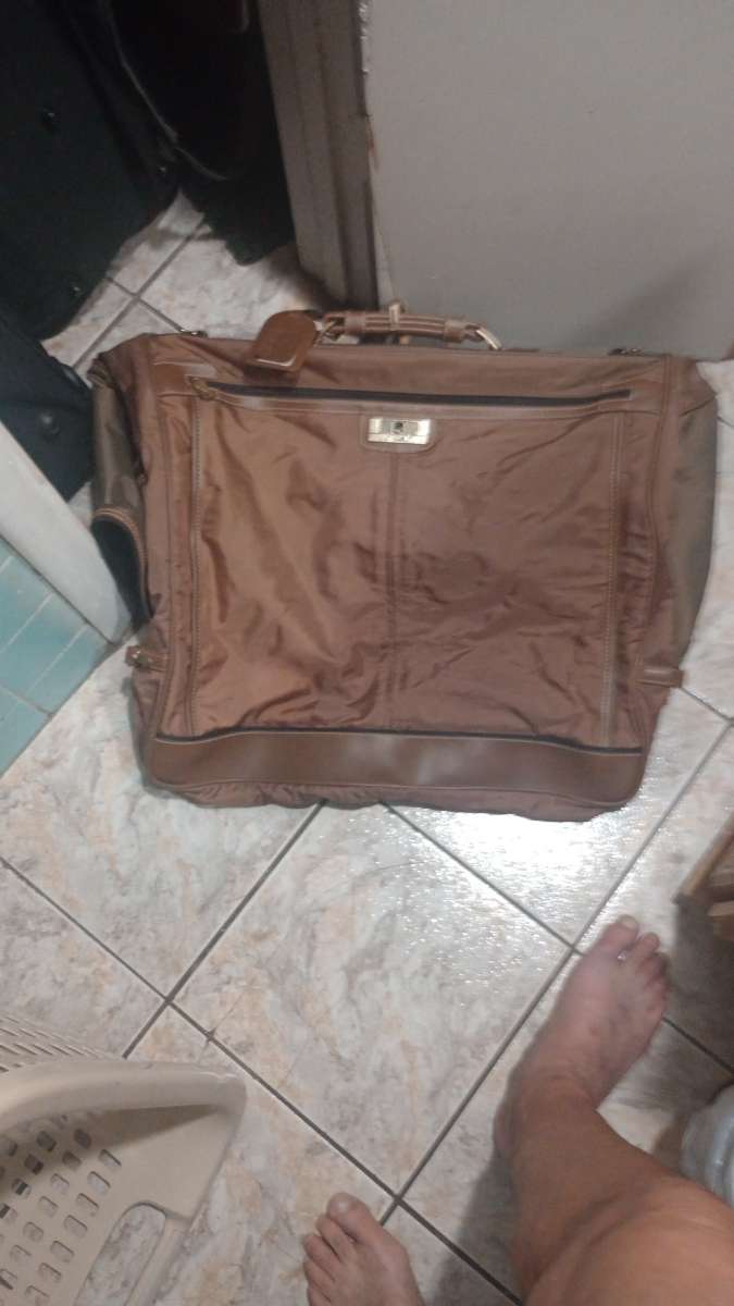 MANS GARMEN BAG