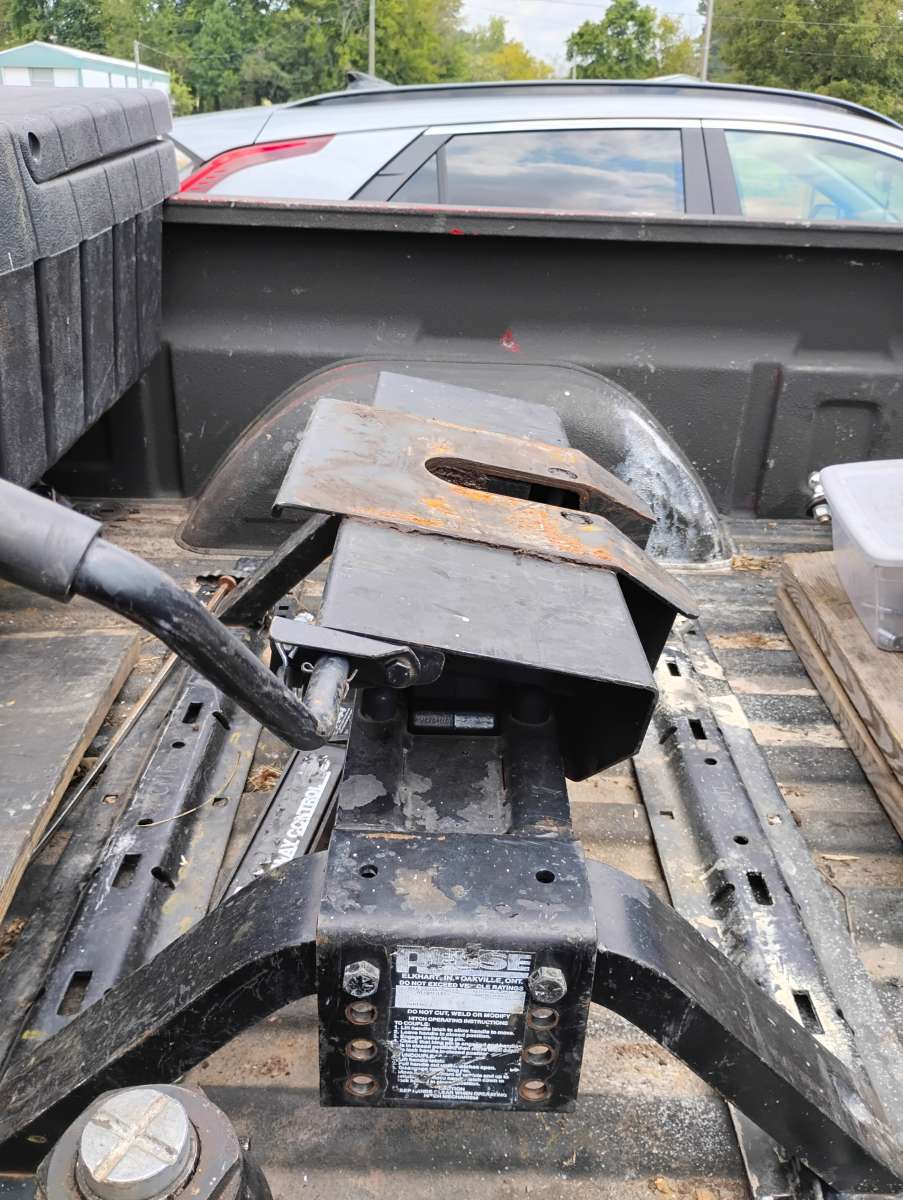 fifth wheel hitch Reese 15k