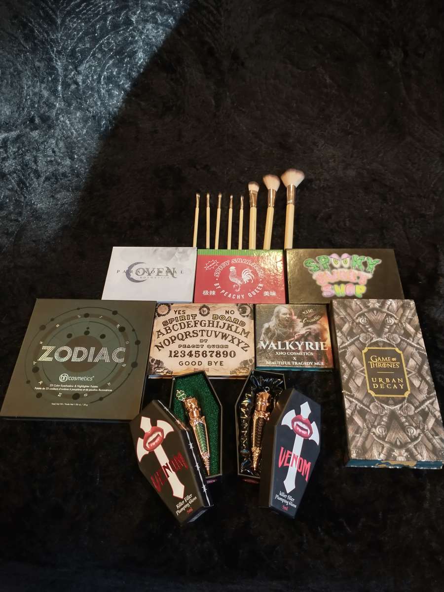 MAKEUP PALETTE BUNDLE