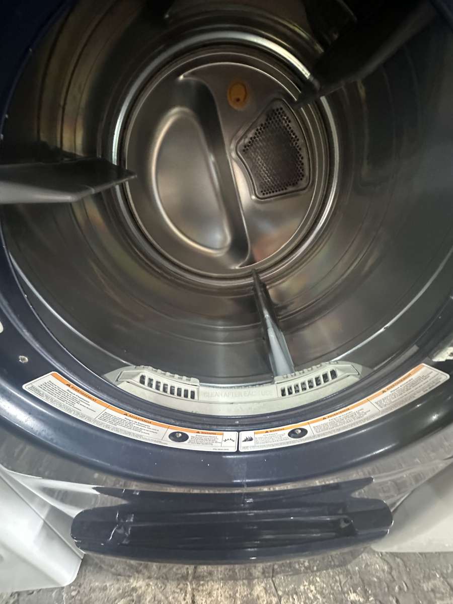 LG dryer electric with pedestal included