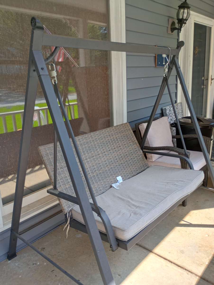 broyhill patio swing