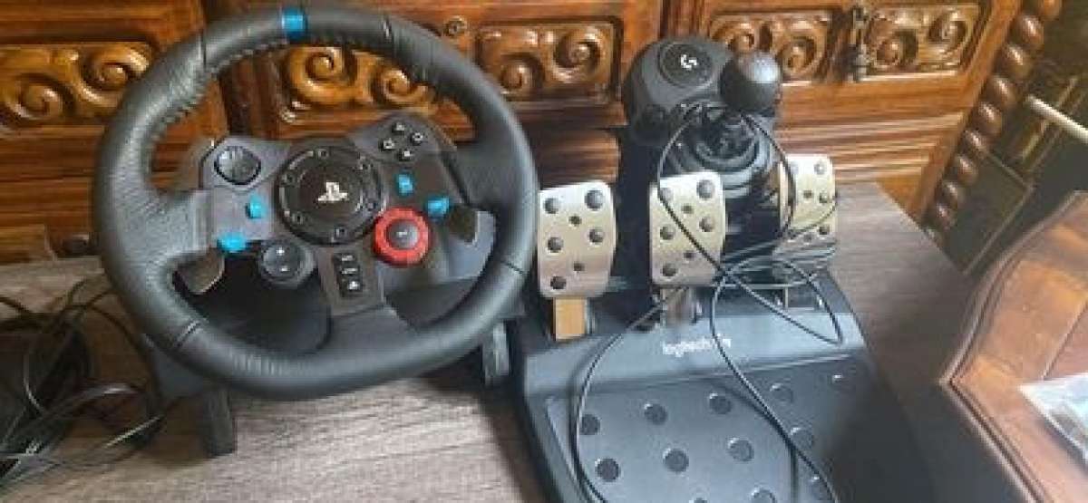 g29 steering wheel with pedals and shifter