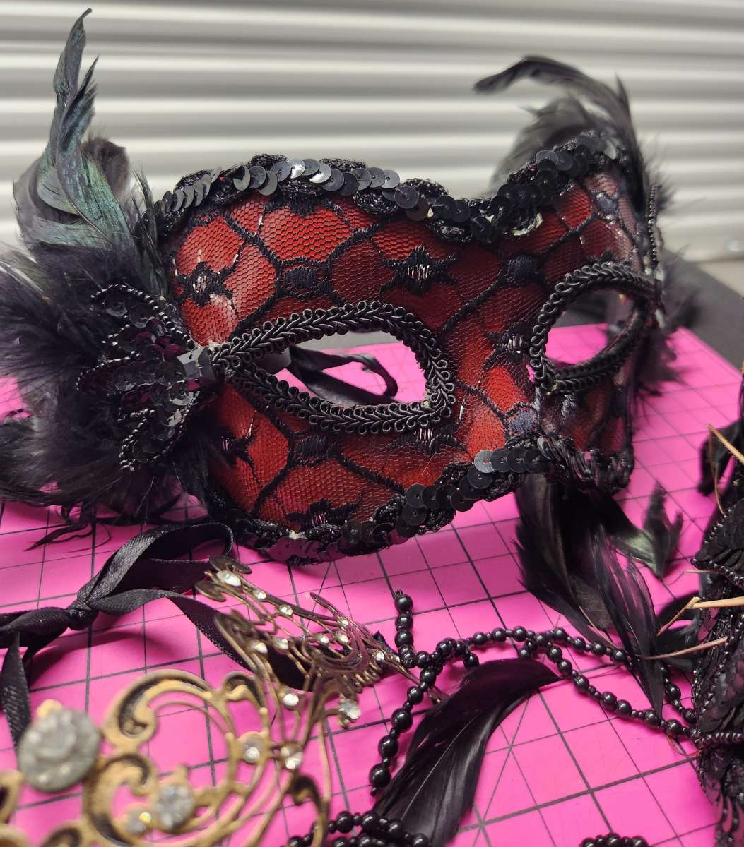 3pcs MasqueradeMardi GrasParty Half Masks