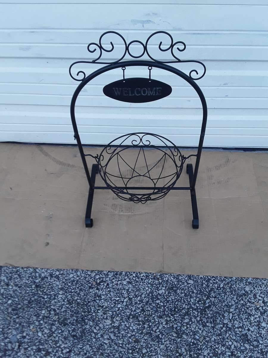 Nice Black Welcome Swing  Planter All Steel Like New