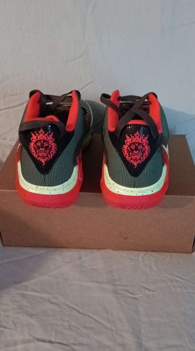 Brand new in box Never worn 1 of 3 pairs