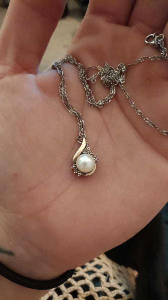 teardrop pearl pendant necklace