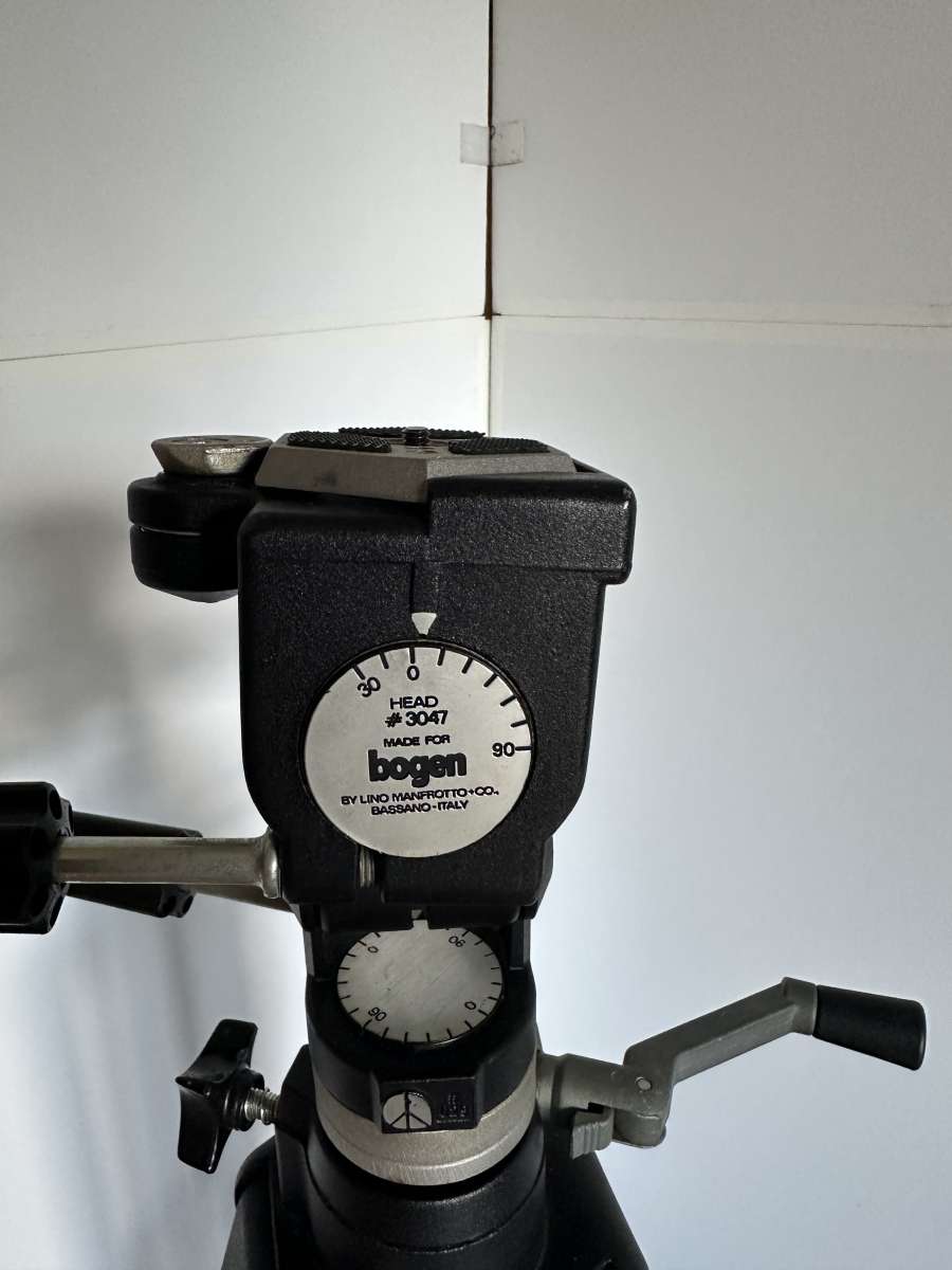 Manfrotto Bogen 3035 Geared Center Tripod and auto dolly