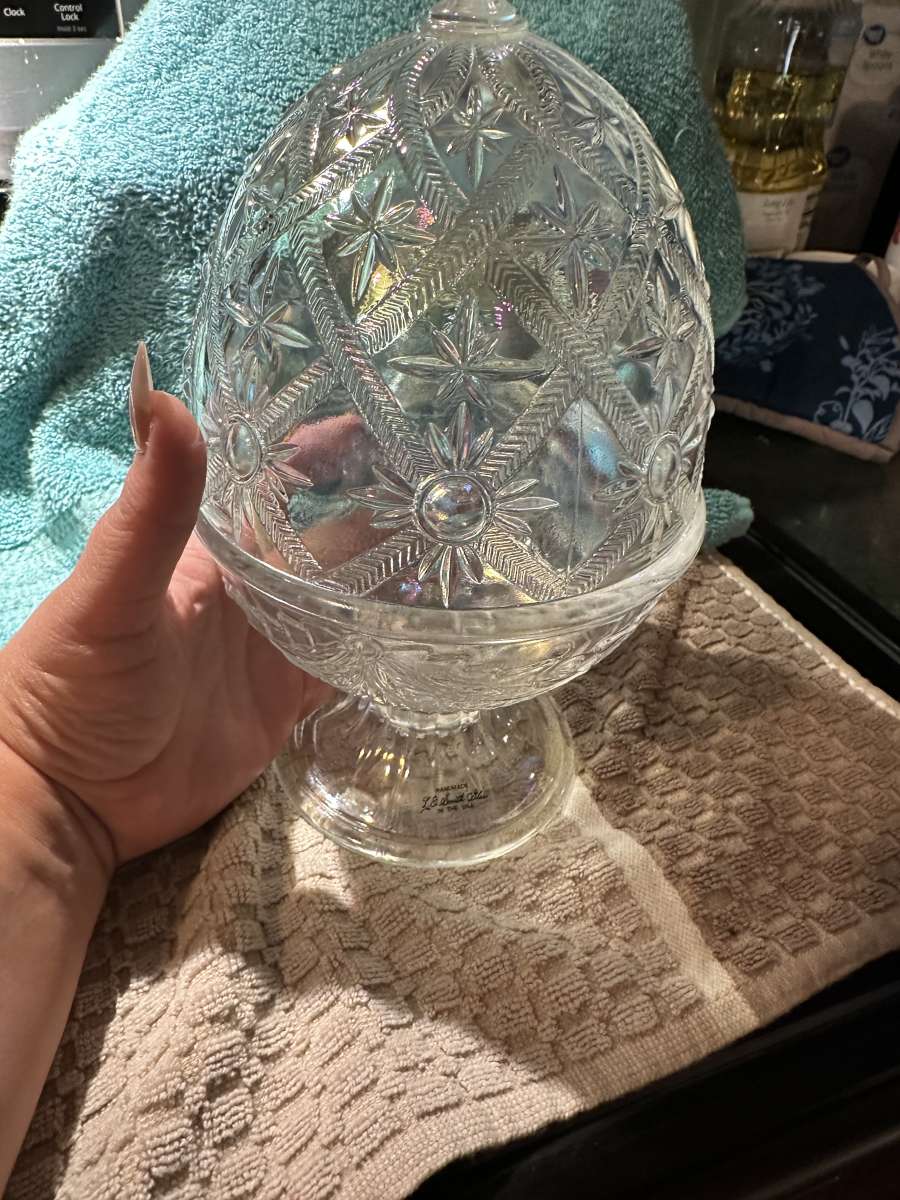 LE Smith glass egg lidded trinket dish