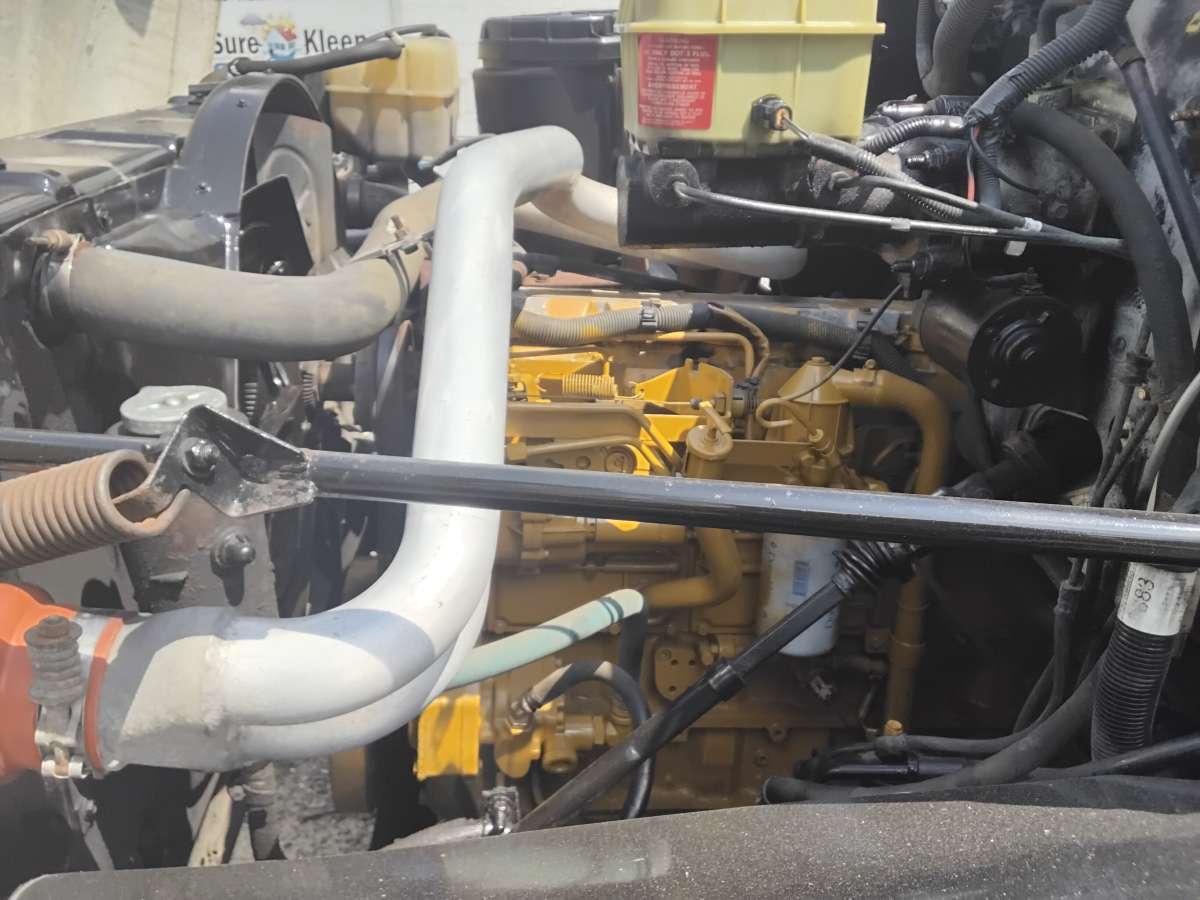 1998 Chevy C650 Cab Chassis 3116 Caterpillar Motor 5 SPEED