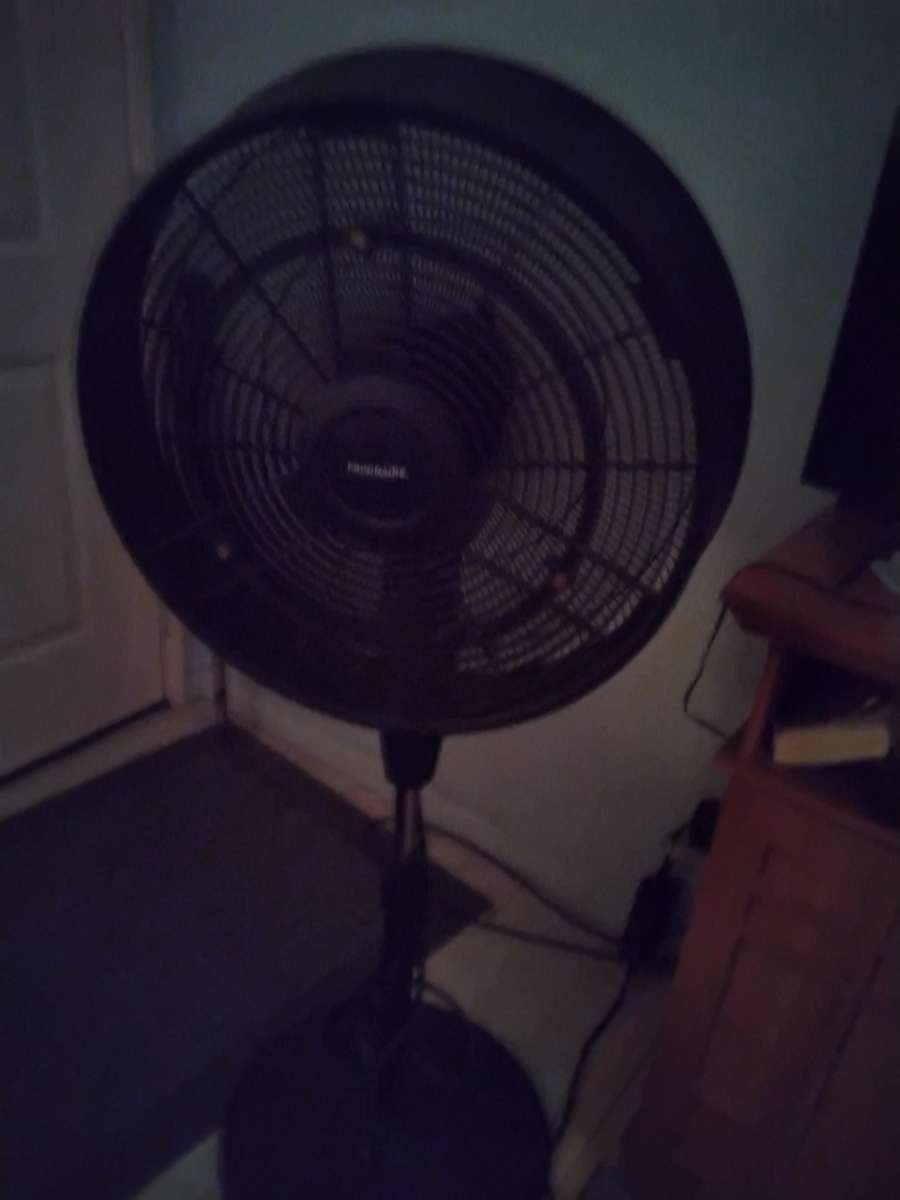 Frigidaire misting fan