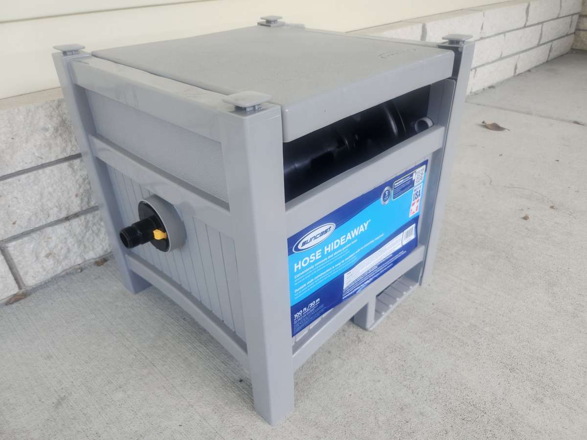 Suncast Hose Hideaway