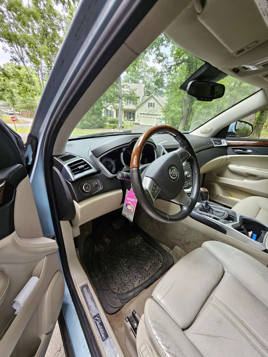 2011  cadillac srx premium