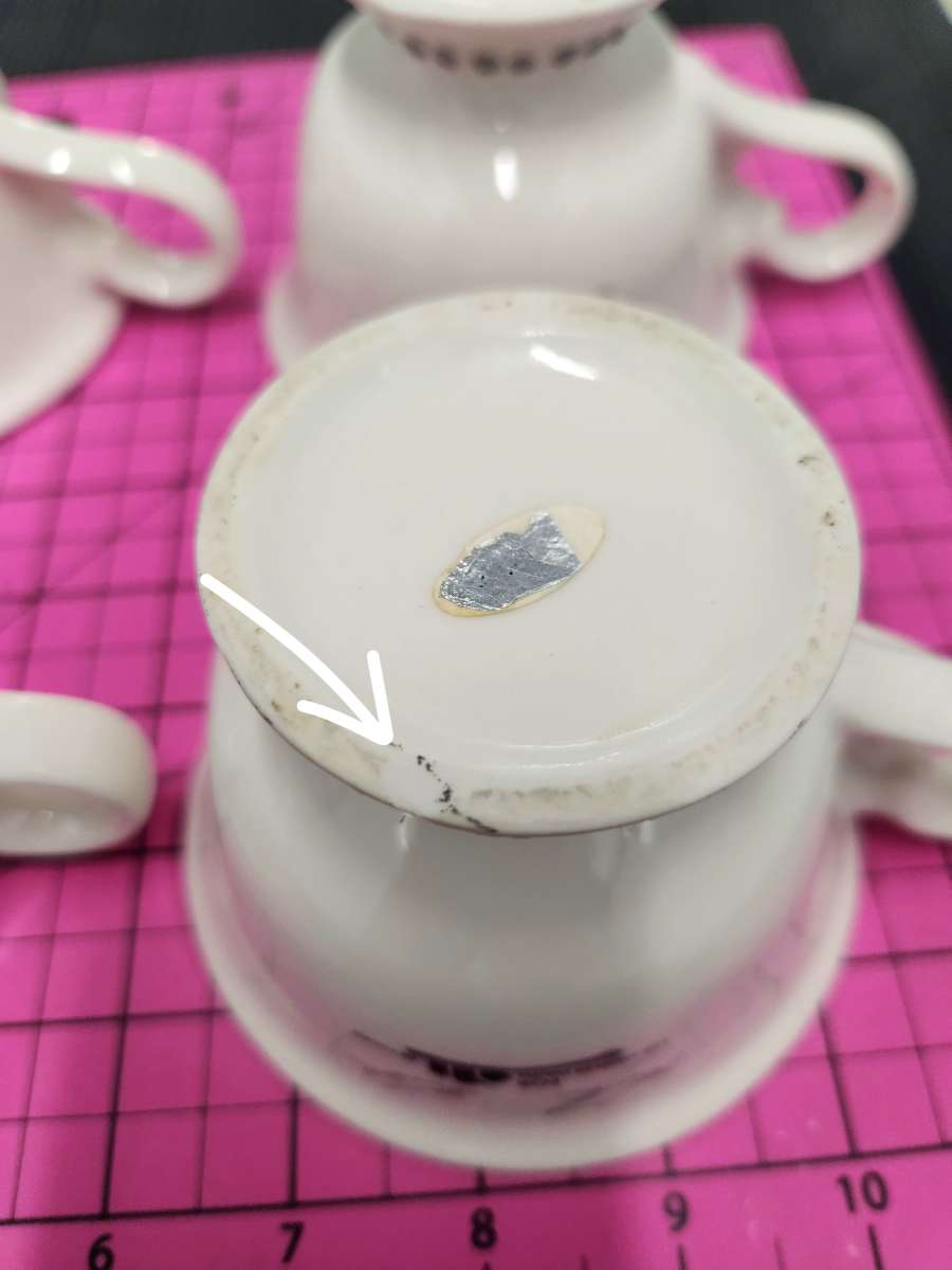 Vintage Helen Hunt Signed Collectible Winking Girl Baileys 4